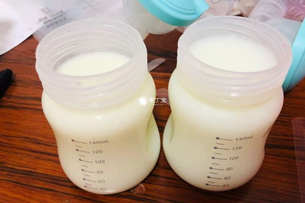 奶水不足可以通过催奶手法催乳