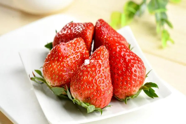 孕妇梦见草莓预示生产顺利